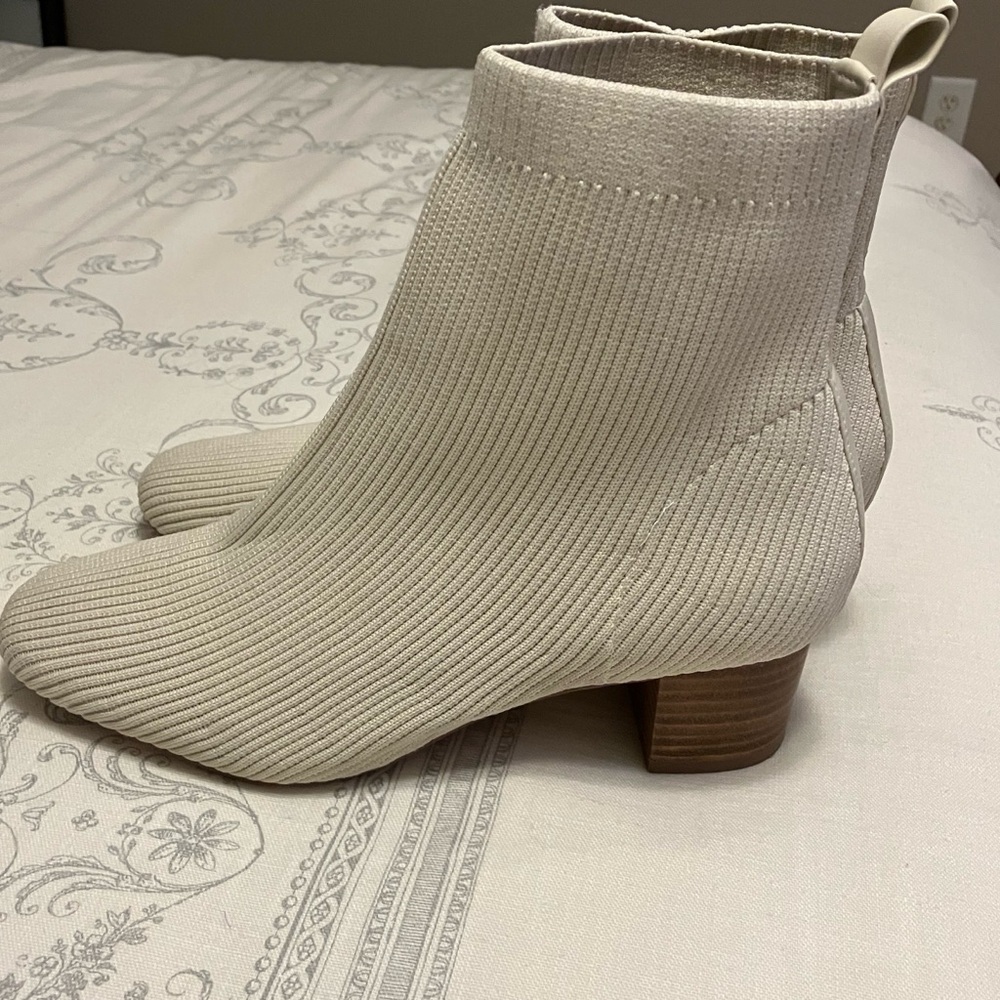 Really cute Joie sock shoes only worn once. Didn’t fit. Cutest sock boots yet!
